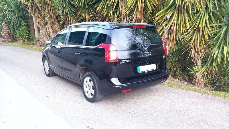 Usado Peugeot 5008 Active 120 HP (88 kW) 2016 Preto Monovolume