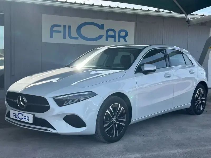 Branco Usado 2023 Mercedes A250 Progressive Sedan | € 36.500 (Preço elevado) - Imagem 1/4