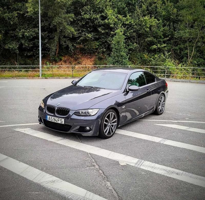 Cinzento Usado 2008 BMW 320 Coupé | € 13.500 (Preço justo) - Imagem 1/4