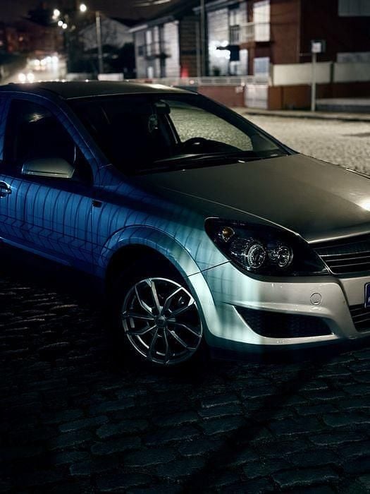 Usado Opel Astra 90 HP (66 kW) 2006 Sedan