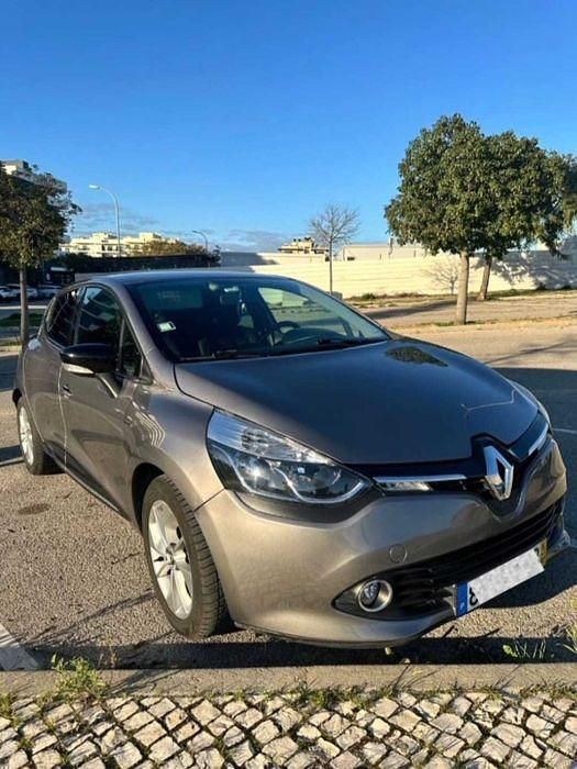 Usado 2016 Renault Clio IV LIMITED Sedan | € 7.800 (Bom preço) - Imagem 1/4