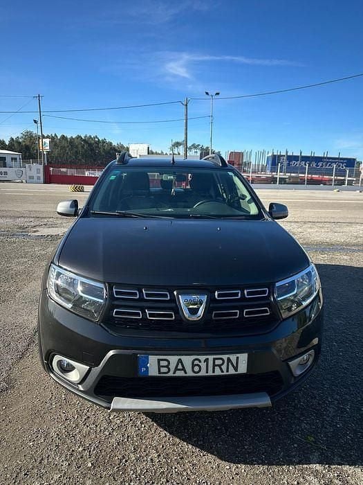 Usado 2019 Dacia Sandero Stepway Sedan | € 11.500 - Imagem 1/4