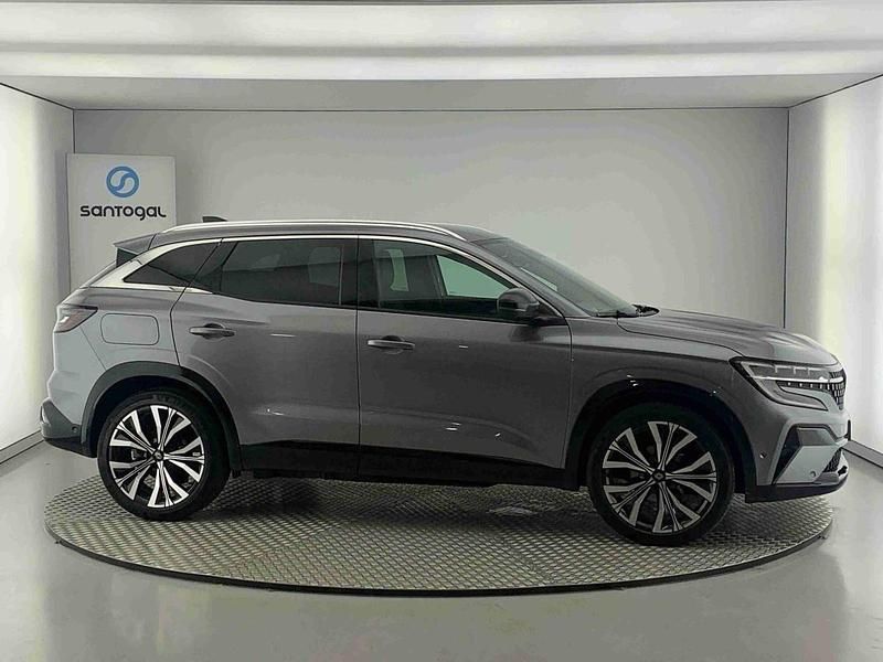 Cinzento Usado 2023 Renault R25 Sedan | € 32.990 - Imagem 1/4