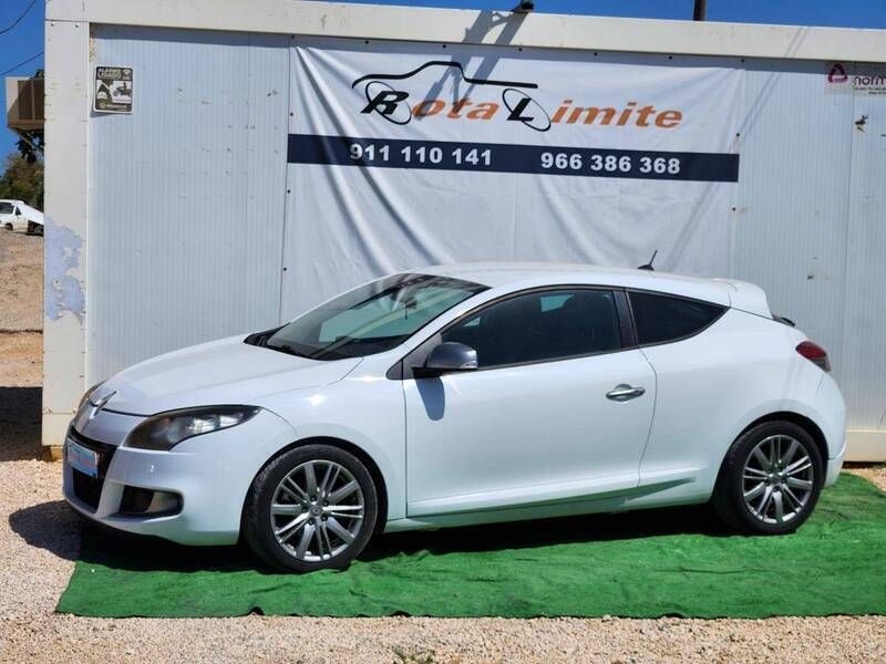 Usado Renault Mégane III 110 HP (80 kW) 2010 Branco Coupé