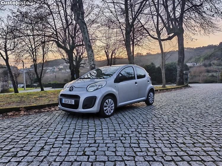 Cinza Usado 2014 Citroën C1 Citadino | € 7.950 (Preço justo) - Imagem 1/1