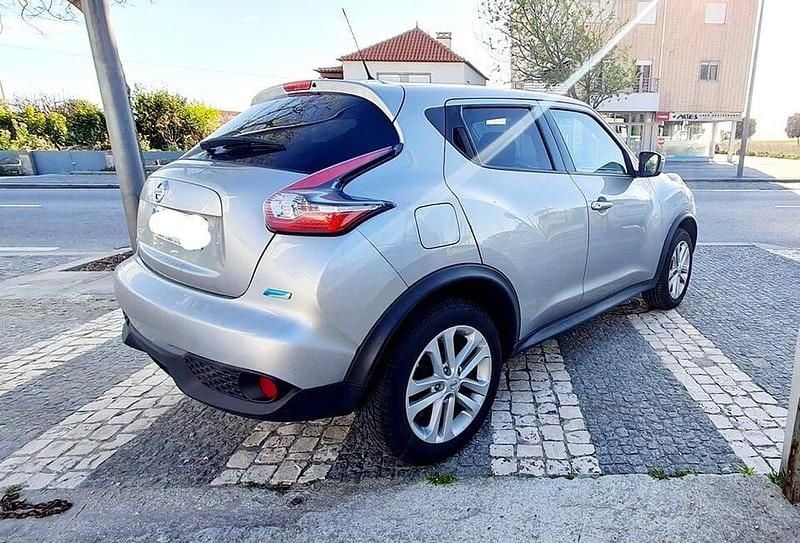 Usado Nissan Juke Tekna 110 HP (80 kW) 2015 Cinza SUV