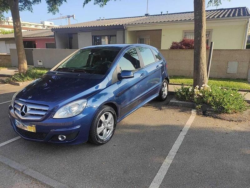 Usado 2009 Mercedes B180 Monovolume | € 8.750 (Bom preço) - Imagem 1/4