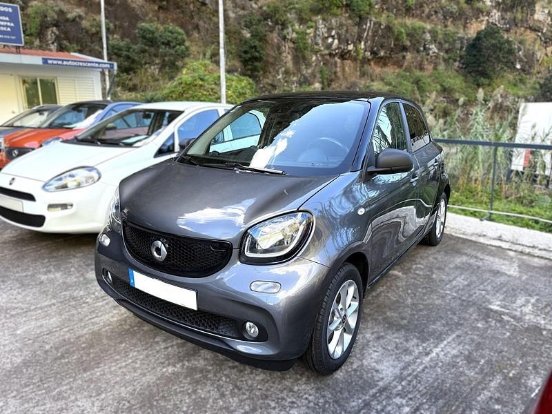 Cinza Usado 2019 Smart ForFour Passion Citadino | € 13.500 (Preço justo) - Imagem 1/4