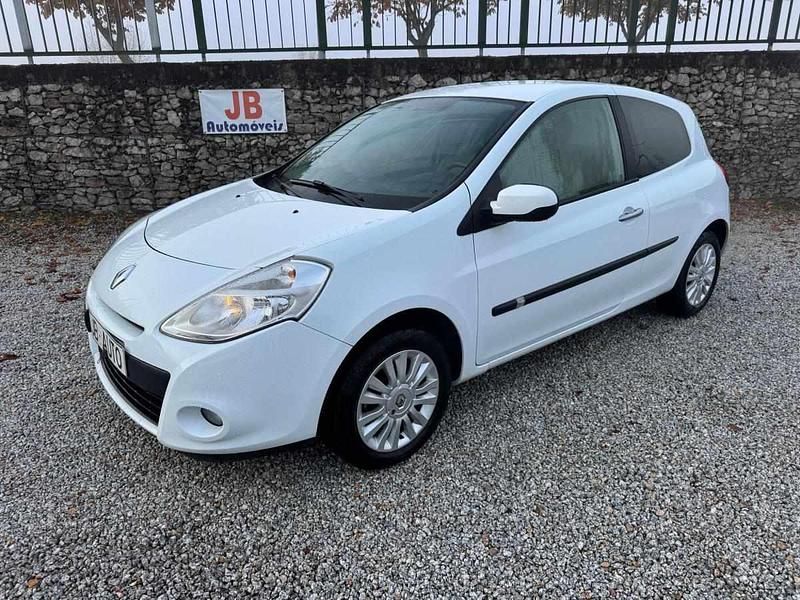 Branco Usado 2011 Renault Clio II | € 5.950 (Preço justo) - Imagem 1/4