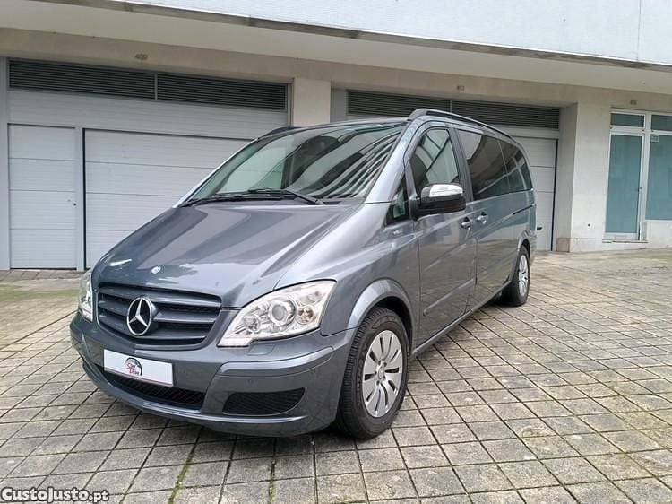 Usado Mercedes Viano 163 HP (119 kW) 2012 Cinza Monovolume