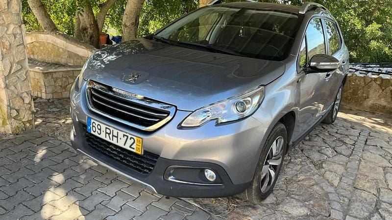 Cinzento Usado 2016 Peugeot 2008 SUV | € 11.250 (Bom preço) - Imagem 1/4