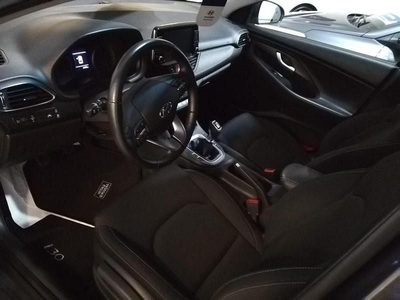 Usado Hyundai i30 120 HP (88 kW) 2019 Sedan