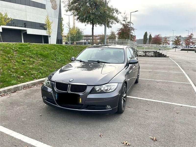 Usado 2006 BMW 320 Sedan | € 6.800 (Super Preço) - Imagem 1/4