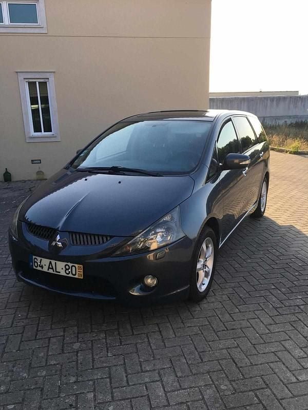 Usado Mitsubishi Grandis 136 HP (100 kW) 2005 Cinzento Carrinha