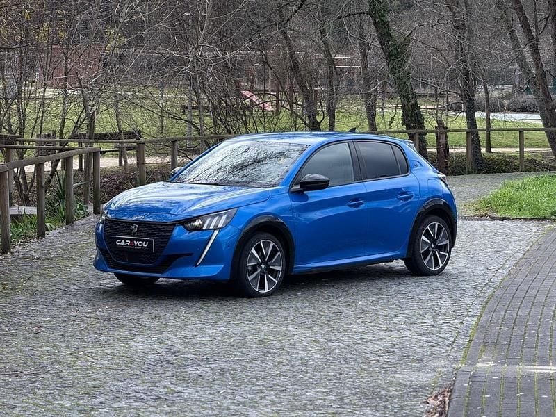 Azul Usado 2021 Peugeot e-208 GT Citadino | € 14.990 (Bom preço) - Imagem 1/4