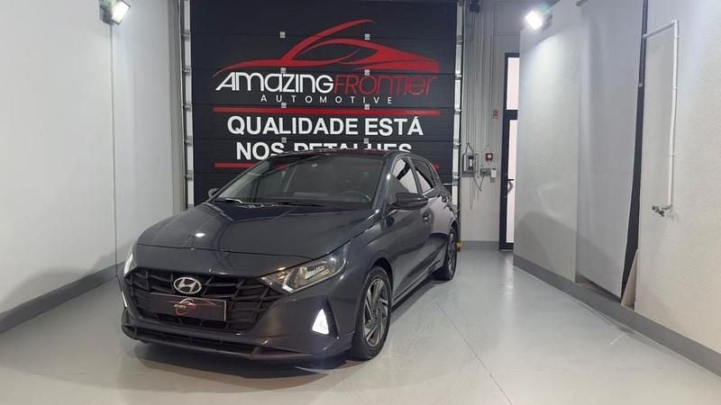 Cinzento Usado 2021 Hyundai i20 | € 14.250 (Preço justo) - Imagem 1/4