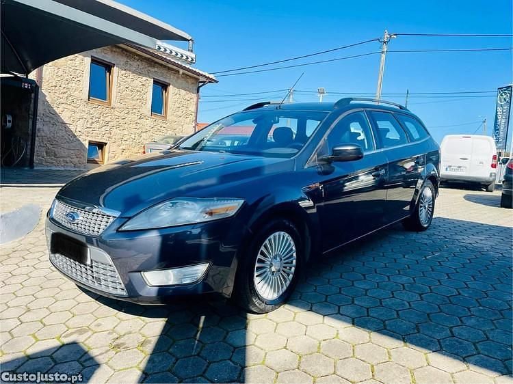 Cinza Usado 2010 Ford Mondeo Trend Citadino | € 5.490 - Imagem 1/1