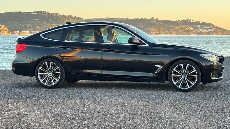 Usado BMW 318 Gran Turismo 143 HP (105 kW) 2013 Preto