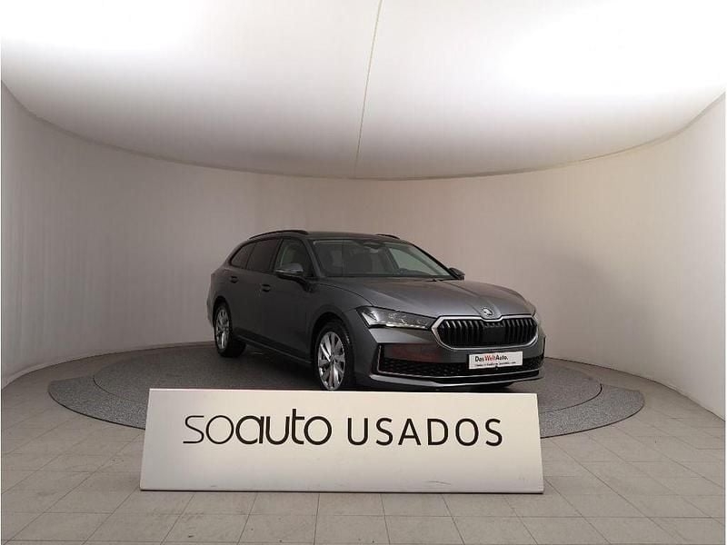 Usado Skoda Superb 150 HP (110 kW) 2024 Cinzento escuro metalizado Carrinha
