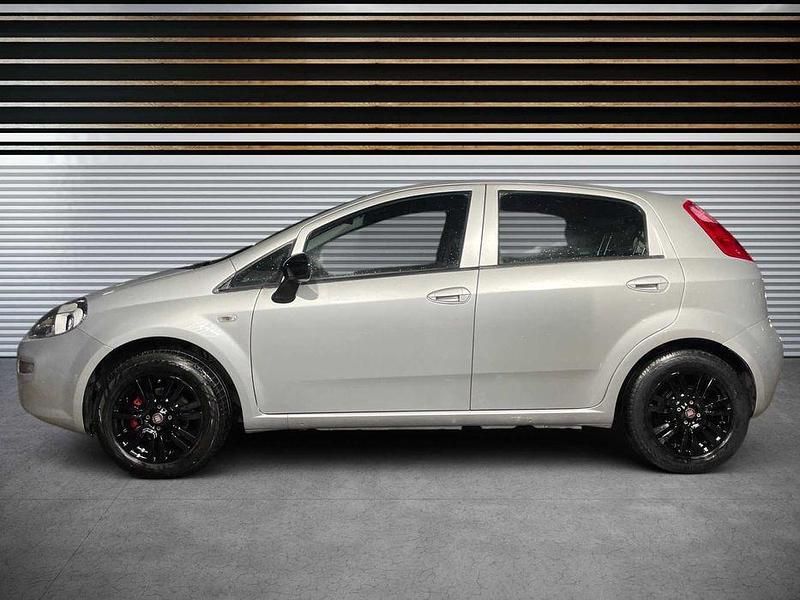 Usado Fiat Punto Pop 70 HP (51 kW) 2016 Sedan