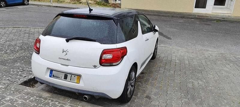 Branco Usado 2011 Citroën DS3 Citadino | € 7.500 (Preço justo) - Imagem 1/4