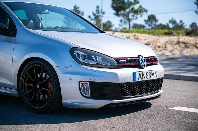 Usado VW Golf VI 211 HP (155 kW) 2011 Cinzento Citadino