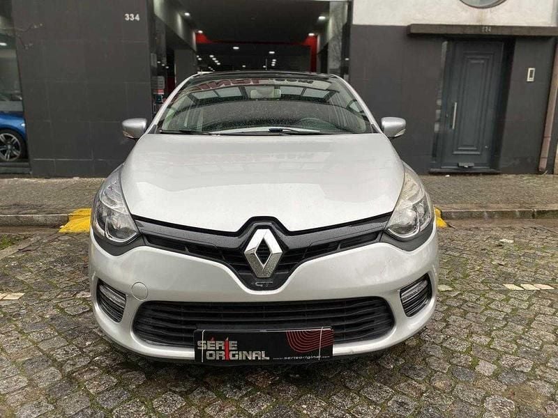 Usado Renault Clio IV 120 HP (88 kW) 2014 Cinzento Carrinha
