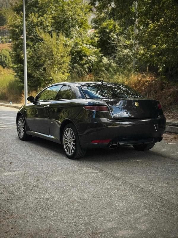 Usado Alfa Romeo GT 150 HP (110 kW) 2006 Preto Coupé