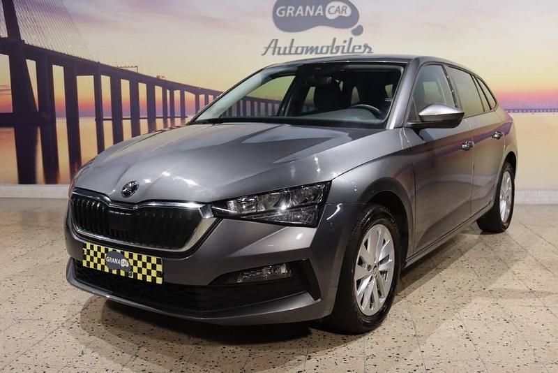 Cinza Usado 2023 Skoda Scala Ambition Citadino | € 18.950 (Preço justo) - Imagem 1/4