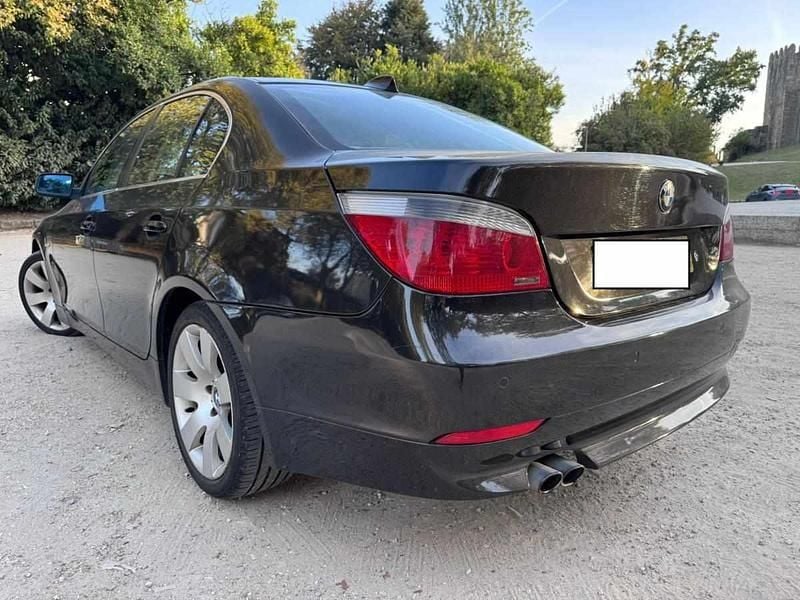Preto Usado 2003 BMW 520 Sedan | € 5.450 (Bom preço) - Imagem 1/4