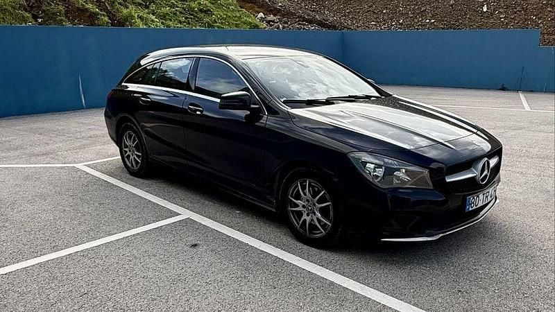 Usado Mercedes CLA180 110 HP (80 kW) 2017 Sedan