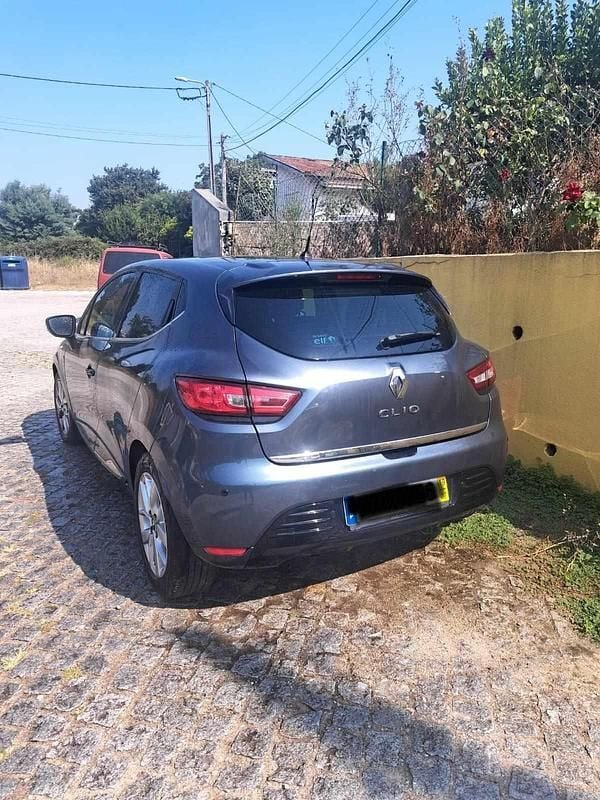 Usado Renault Clio IV 90 HP (66 kW) 2019 Cinzento Citadino