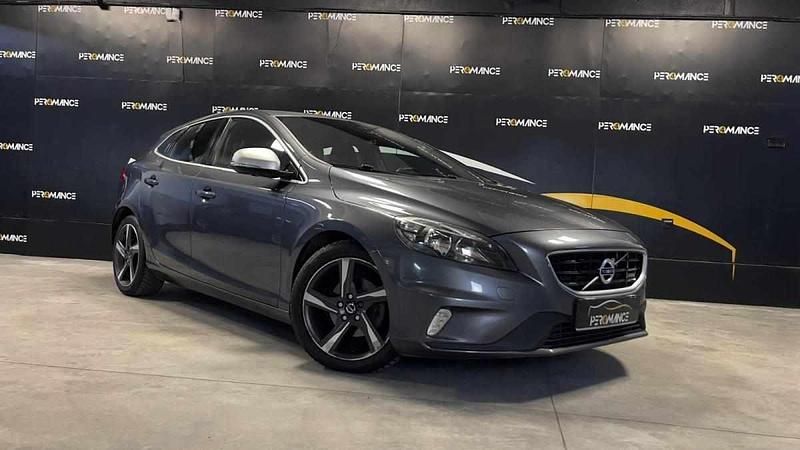Usado Volvo V40 115 HP (84 kW) 2015 Cinzento