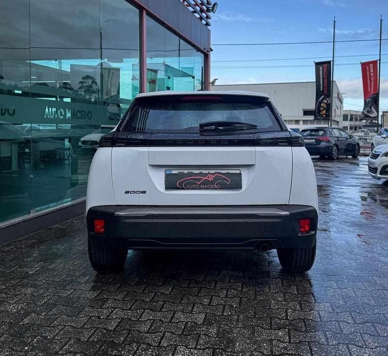 Usado Peugeot 2008 102 HP (75 kW) 2025 Branco SUV