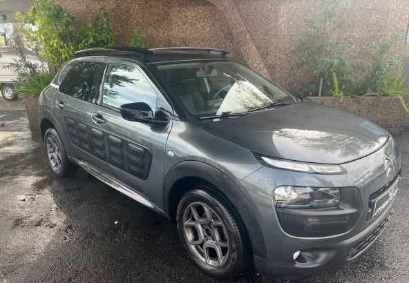 Cinzento Usado 2017 Citroën C4 Cactus Citadino | € 9.999 (Preço justo) - Imagem 1/4