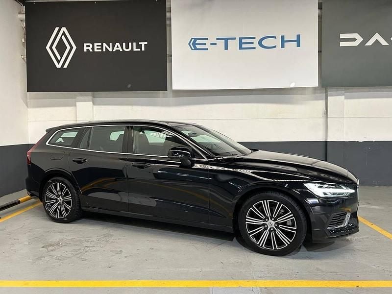Preto Usado 2021 Volvo V60 Carrinha | € 28.900 - Imagem 1/4