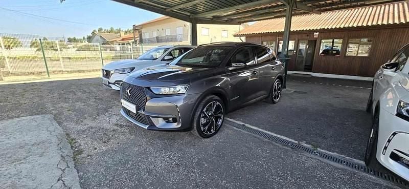 Cinzento Usado 2022 DS Automobiles DS7 Crossback SUV | € 31.990 (Preço justo) - Imagem 1/4