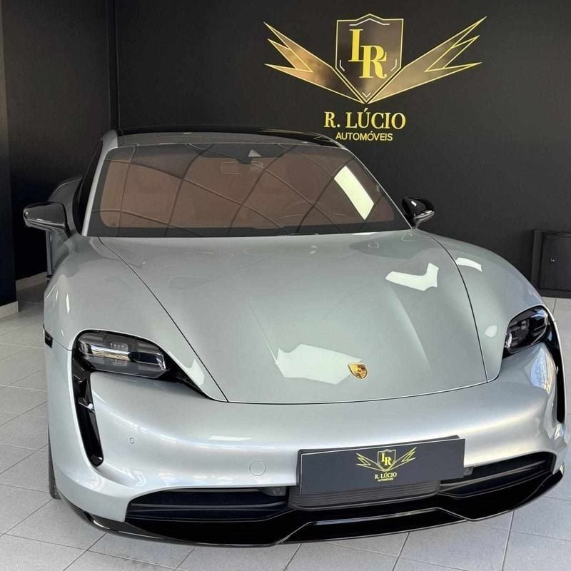 Cinzento Usado 2020 Porsche Taycan 4S Sedan | € 75.500 (Caro) - Imagem 1/4