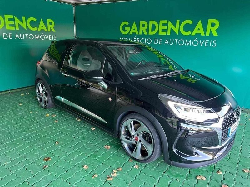 Preto Usado 2016 Citroën DS3 Citadino | € 25.880 - Imagem 1/4