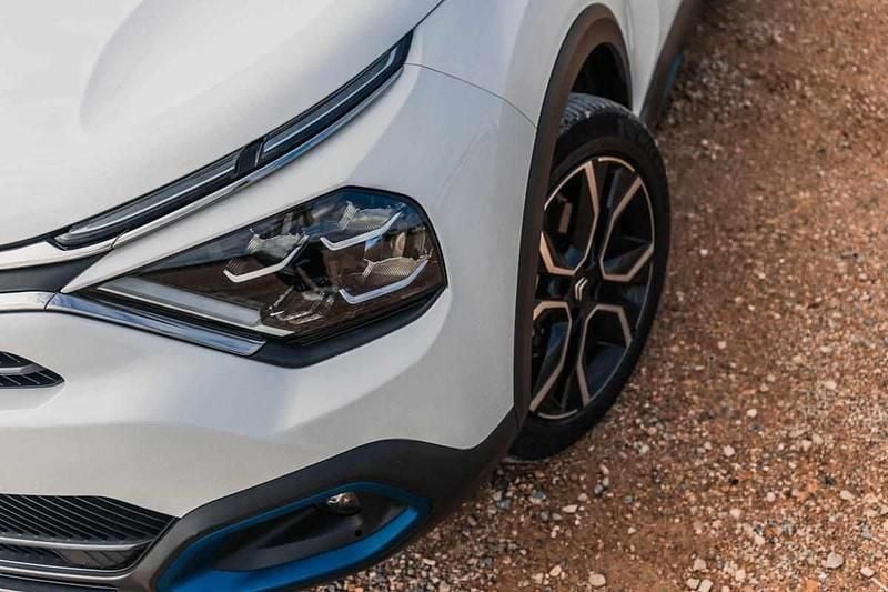 Usado Citroën e-C4 100 kW (136 HP) 2023 Branco Citadino