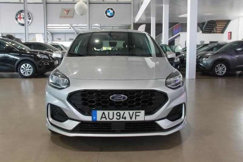 Cinzento Usado 2022 Ford Fiesta Citadino | € 15.500 (Preço justo) - Imagem 1/4