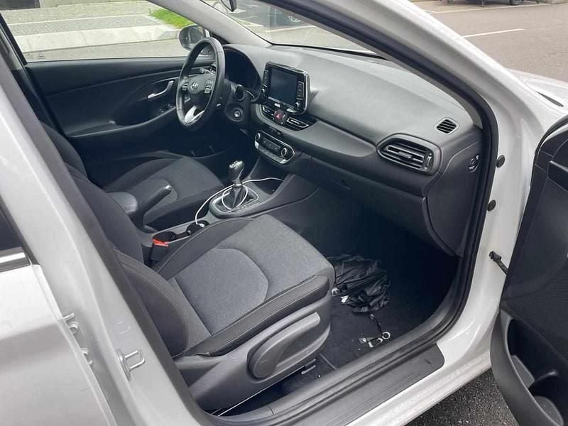 Usado Hyundai i30 120 HP (88 kW) 2021 Branco Citadino