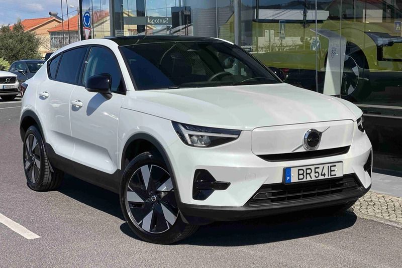Branco Novo 2025 Volvo EC40 Plus SUV | € 57.900 (Preço justo) - Imagem 1/4