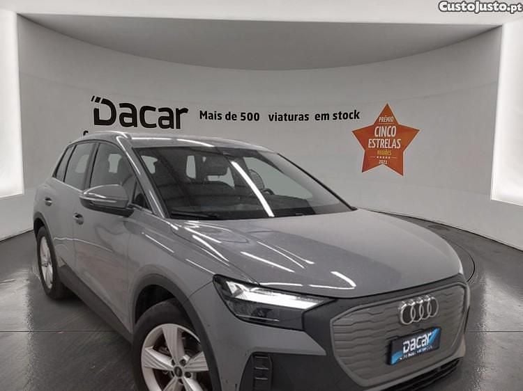 Cinza Usado 2023 Audi Q4 e-tron Business SUV | € 30.899 (Bom preço) - Imagem 1/1