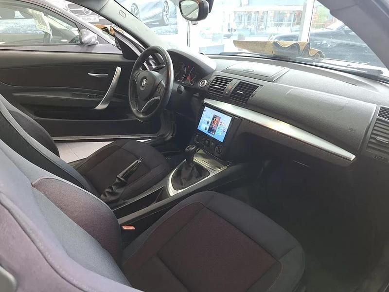 Usado BMW 118 Coupé 143 HP (105 kW) 2009 Cinza Coupé