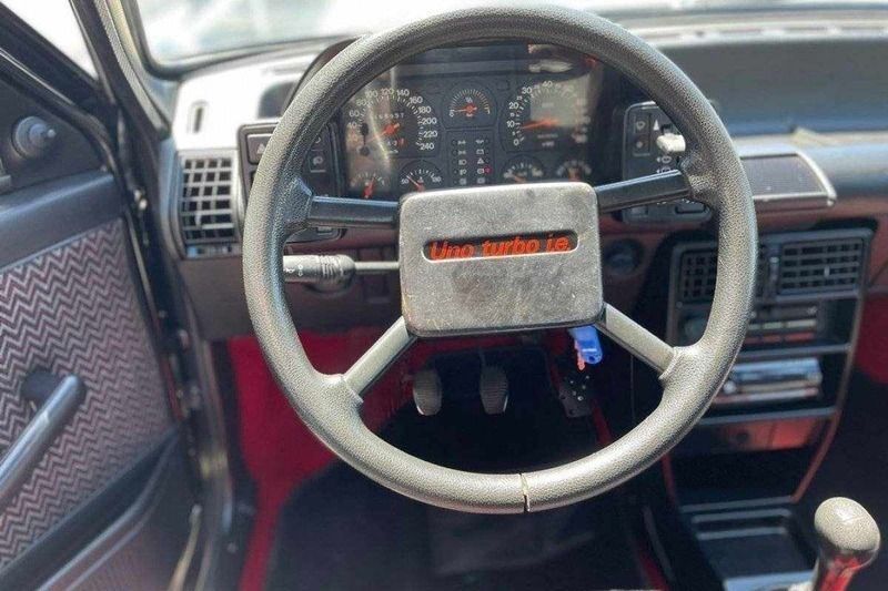 Usado Fiat Uno 105 HP (77 kW) 1988 Cinzento Citadino