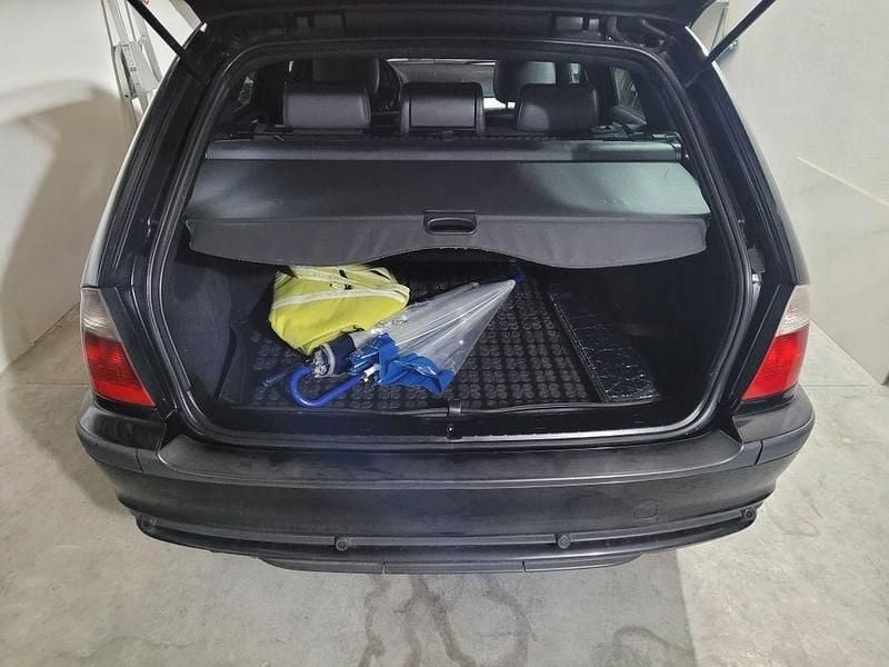 Usado 2003 BMW 320 Sedan | € 5.500 (Preço justo) - Imagem 1/4