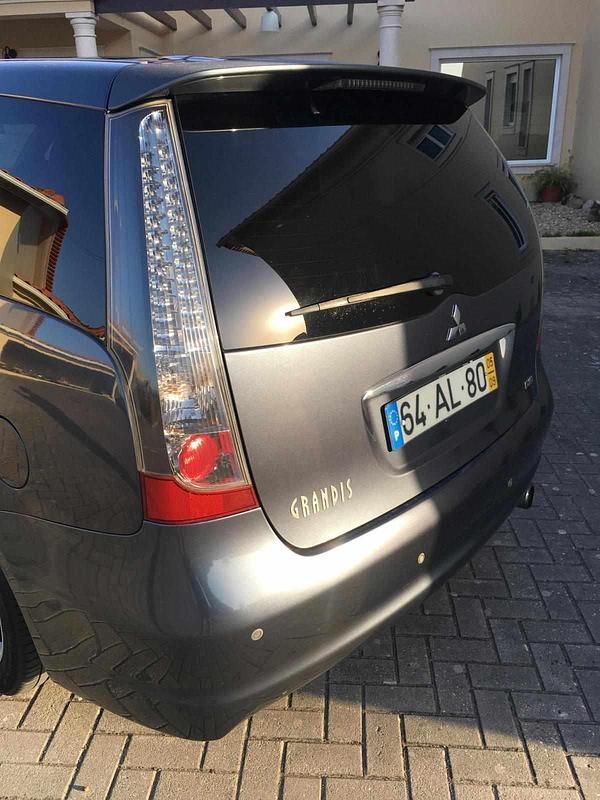 Usado Mitsubishi Grandis 136 HP (100 kW) 2005 Cinzento Carrinha