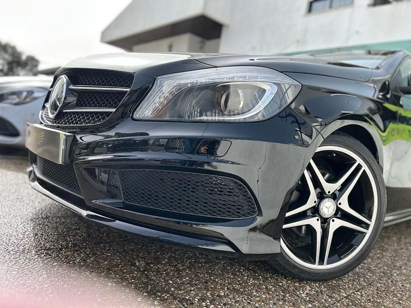Usado Mercedes A180 AMG line 109 HP (80 kW) 2014 Preto