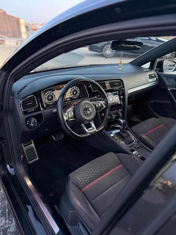 Usado VW Golf VII GTI 245 HP (180 kW) 2019 Preto